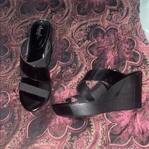 Charles By Charles David Black Wedge Sandals with Modern Design